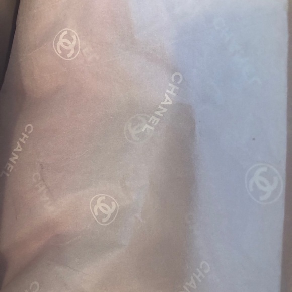 Chanel authentic Print red multicolor silk scarf - Picture 11 of 14